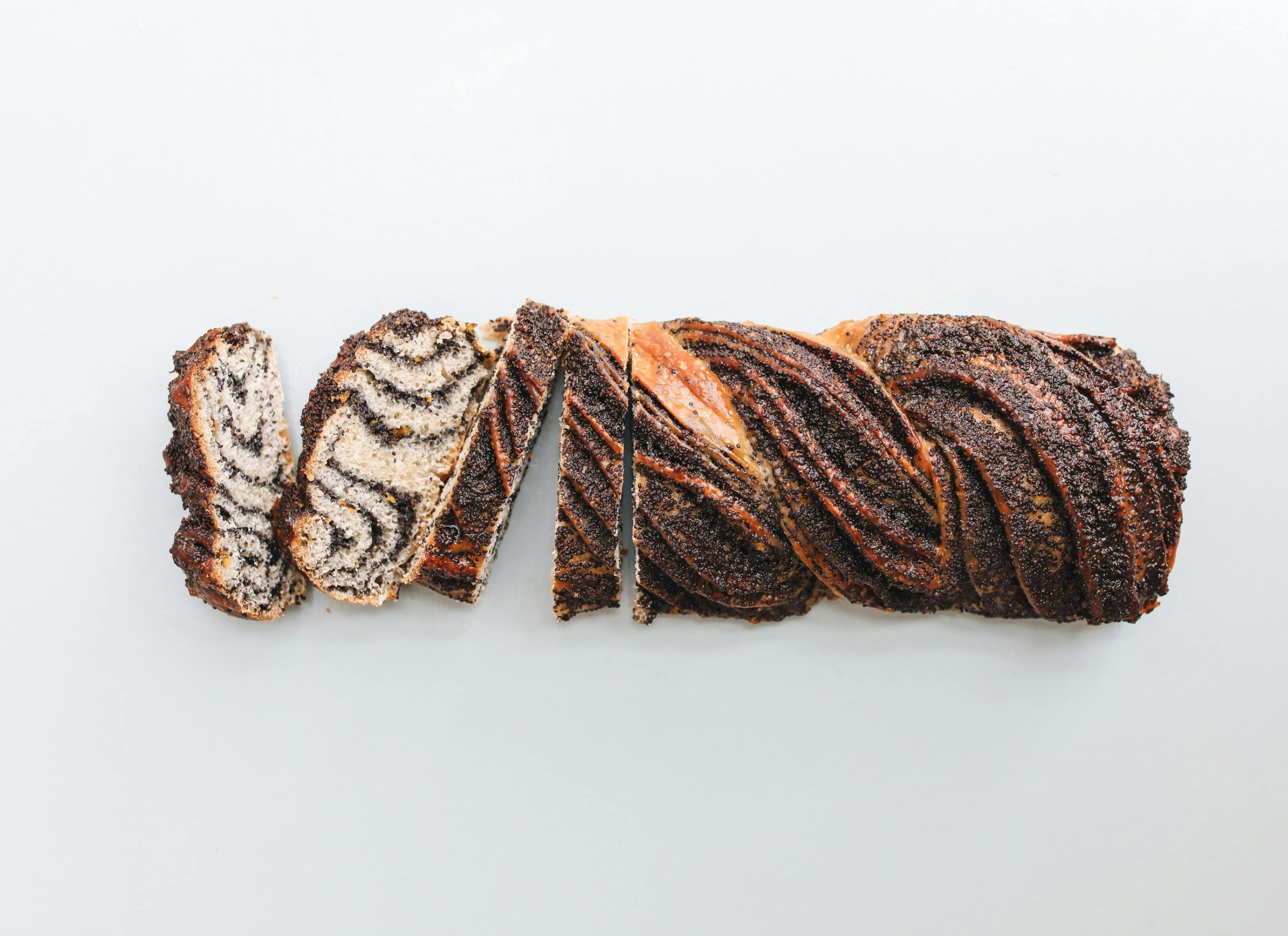 glutenvrij aardbei maanzaadbrood een verrassend zoet brood boordevol smaak fitplein.nl