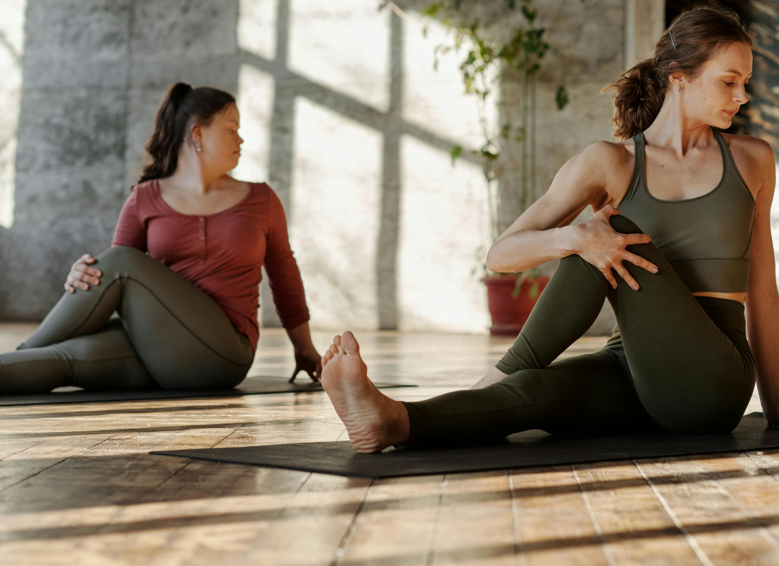 yoga bij rugpijn deze houdingen brengen verlichting fitplein.nl